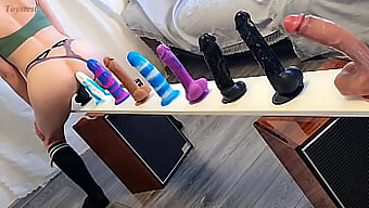 Çeşitli Dildo'Lar Ve Ev Yapımı Orgazm Ile En Üst Düzey Zevki Keşfetmek